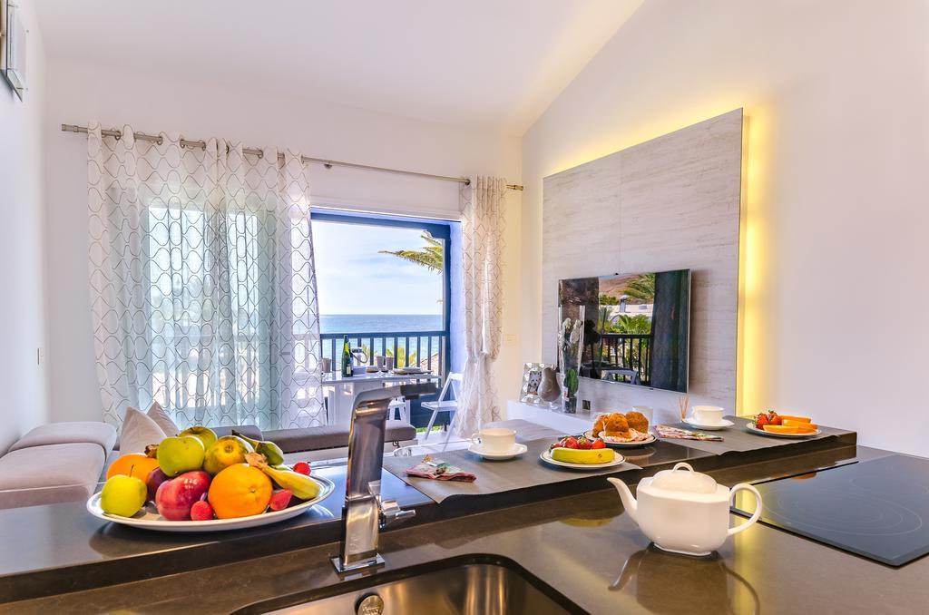 Lidia & Paco Home Two Bedrooms Beachfront Playa Del Aguila  外观 照片